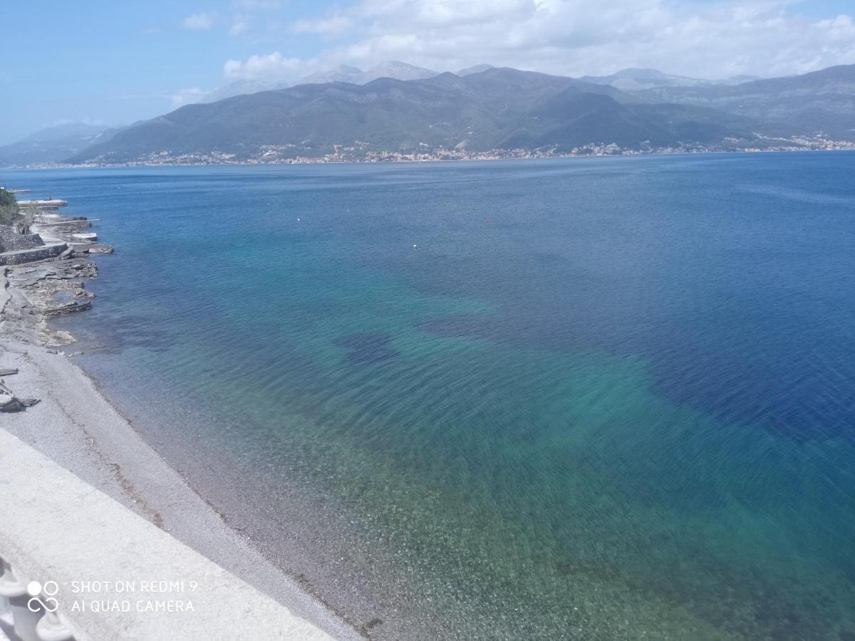 Apartments Petrovic Tivat Exterior photo