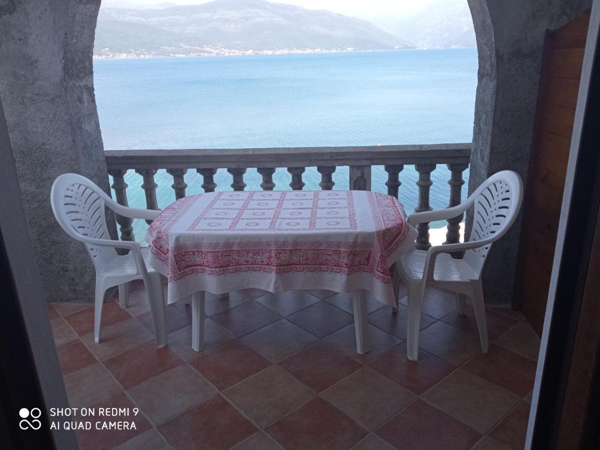 Apartments Petrovic Tivat Exterior photo