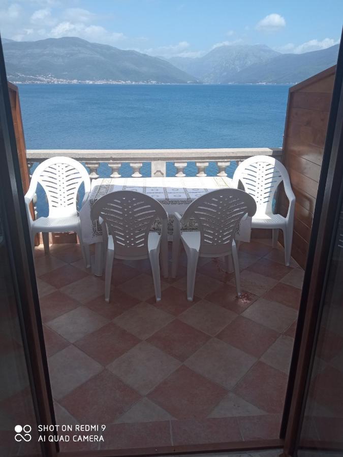 Apartments Petrovic Tivat Exterior photo